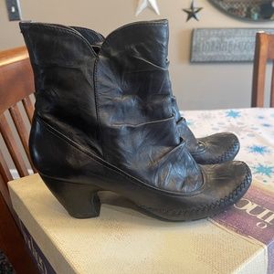 Indigo Bootie Black Size 8